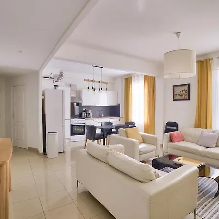 Stunning 2br By The Port 20min Walk To The *