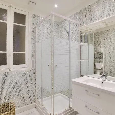 Apartment Stunning 2br By The Port 20min Walk To The